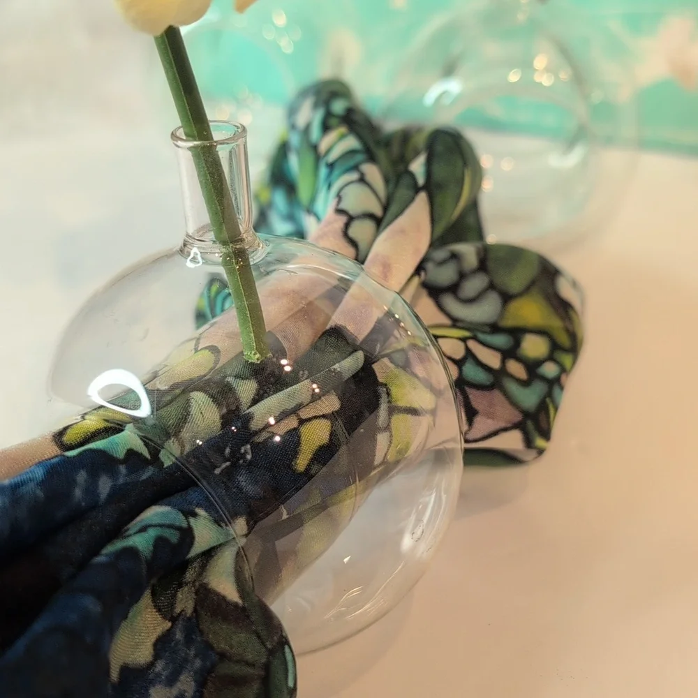 Pretty Set-up Hand Blown Glass Vintage Napkin Rings Flower Vase Set 4